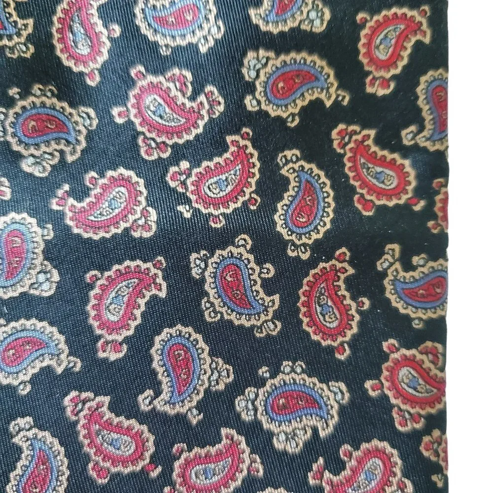 100%‎ silk  Hand Made In Italy Neck Tie Paisley Print